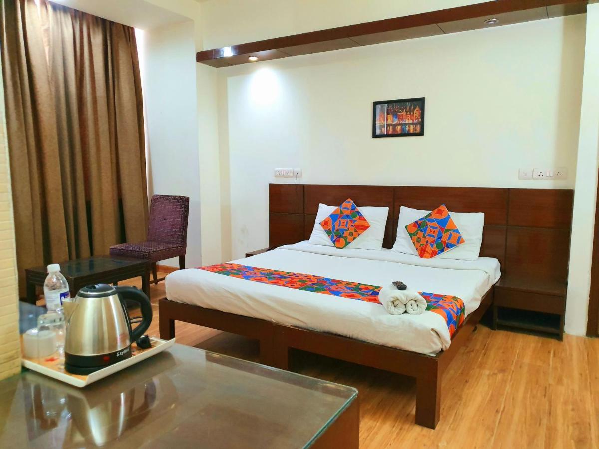 Hotel Merriment Alpha نويدا المظهر الخارجي الصورة
