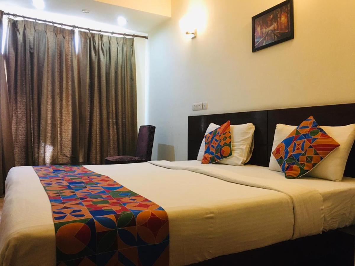 Hotel Merriment Alpha نويدا المظهر الخارجي الصورة
